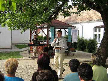 kalman-szolgalok.jpg (35076 bytes)